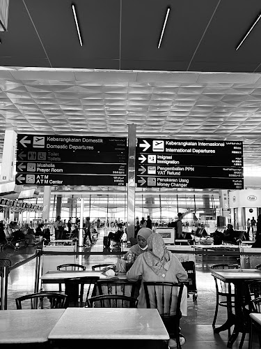 VMJ8+JW2, Soekarno Hatta Jl. Suka Makmur, RT.001/RW.010, Pajang, Kec. Benda, Kota Tangerang, Banten 15125