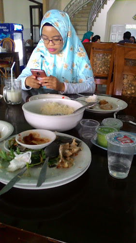 Rumah Makan Pindang Simpang Bandar