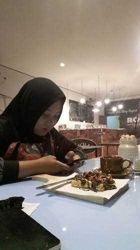 Opinii despre ROTI IN RUNGKUT în Surabaya - Gastronomi dan perhotelan