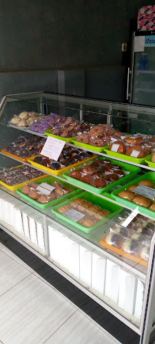Opinii despre SATRIA DONAT & BAKERY BLITAR în Kota Blitar - Gastronomi dan perhotelan