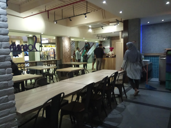 Level 21 Mall, Jl. Teuku Umar No.1 Lantai Dasar, Dauh Puri Klod, Kec. Denpasar Bar., Kota Denpasar, Bali 80114