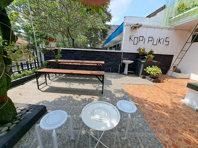 Jl. Komodor Udara Supadio No.112, Husen Sastranegara, Kec. Cicendo, Kota Bandung, Jawa Barat 40174