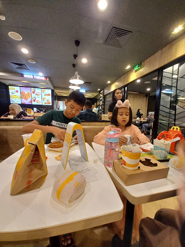 McDonald's Pangkalpinang - Gastronomi dan perhotelan