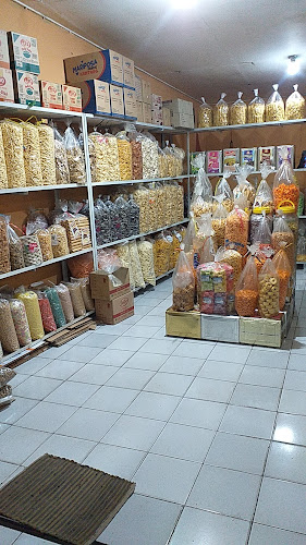 Opinii despre Toko Kue fi-tan snack în Kabupaten Tangerang - Gastronomi dan perhotelan
