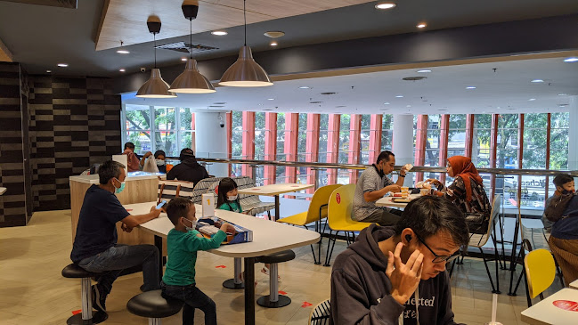 Jl. Purnawarman No.13-15, Babakan Ciamis, Kec. Sumur Bandung, Kota Bandung, Jawa Barat 40117