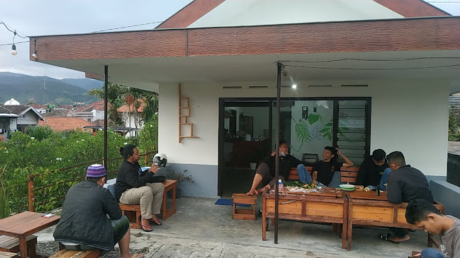 Jl. Bukit Berbunga No.225, Sidomulyo, Kec. Batu, Kota Batu, Jawa Timur 65317