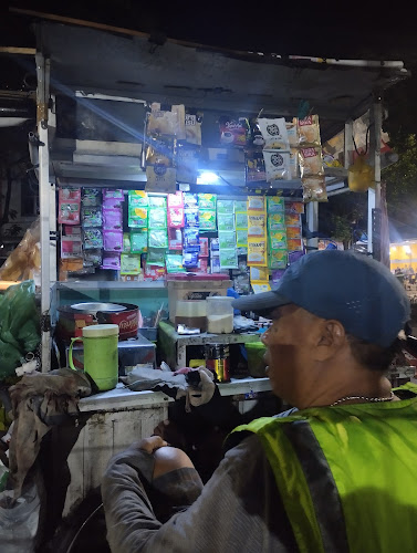 Opinii despre Rombong KOPI PAK DHE în Surabaya - Gastronomi dan perhotelan