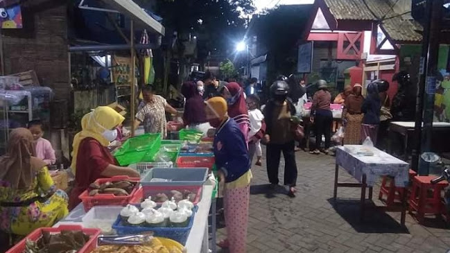 Opinii despre Kampung Kue Rungkut în Surabaya - Gastronomi dan perhotelan