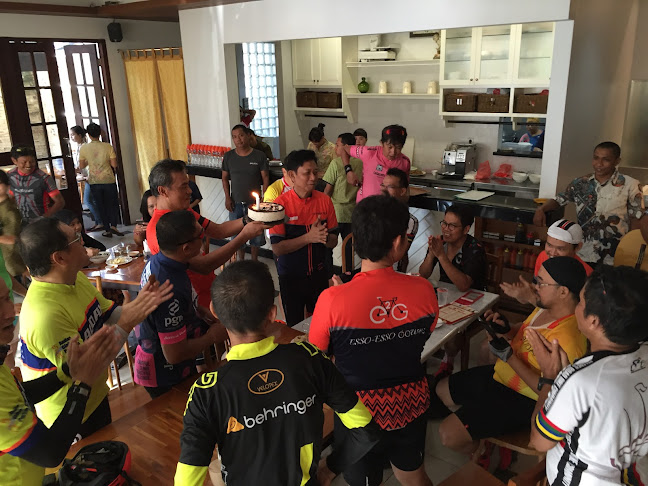 MAMA Toko Kue dan Es Krim