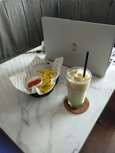 Opinii despre Teman Nongkrong Kamboja în Kota Denpasar - Gastronomi dan perhotelan