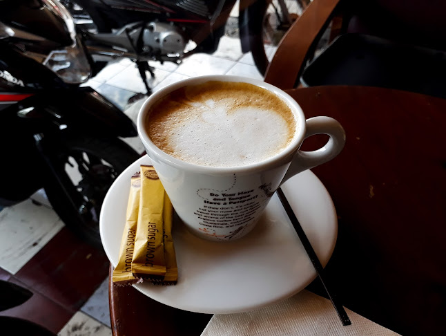 Opinii despre JCO COFFEE & DONUTS GATOT SUBROTO în Kota Denpasar - Gastronomi dan perhotelan