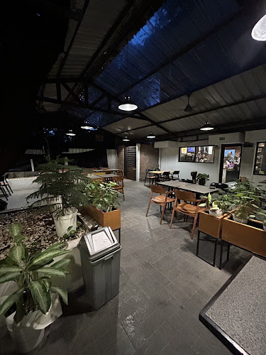 Coffee Toffee Airlangga Corner - Surabaya