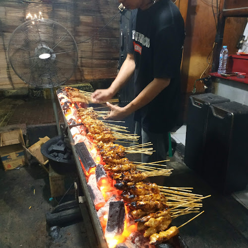 Sate Ayam Ponorogo Pak Seger - Surabaya