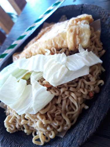 Ayam Tonk - Gastronomi dan perhotelan