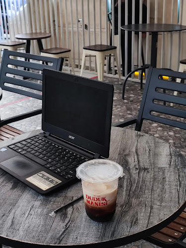 DUDUK MANIS & CO - Kota Sorong