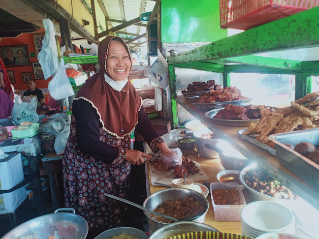 Warung Brongkos Handayani - Gastronomi dan perhotelan