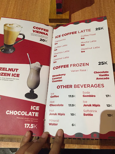 Opinii despre Wardhani Resto în Surabaya - Gastronomi dan perhotelan