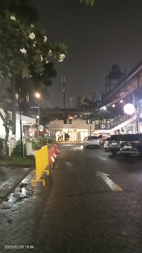 Opinii despre Loop - Graha Famili în Surabaya - Gastronomi dan perhotelan