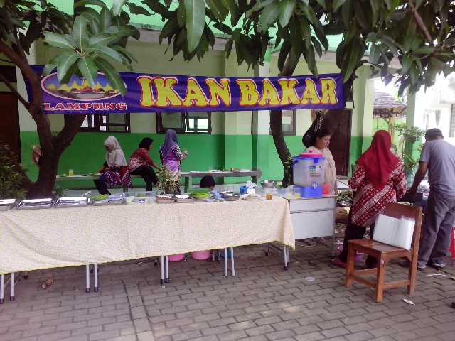 Opinii despre Ikan Bakar Khas Lampung în Kabupaten Lampung Selatan - Gastronomi dan perhotelan