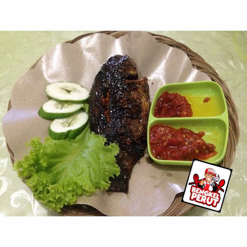 Rumah Makan Bengkel Perut - Gastronomi dan perhotelan
