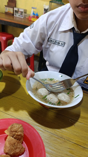 Bakso petra keprabon - Gastronomi dan perhotelan