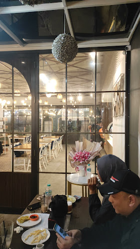 Opinii despre Notaree Cafe and Resto în Kota Tangerang - Gastronomi dan perhotelan
