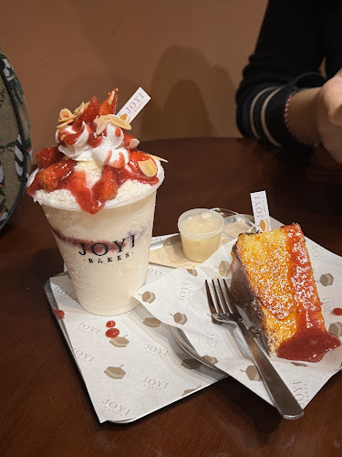 Comentarii opinii despre Joyi Bakes Cafe - Tiramisu Bingsoo Tea Dessert