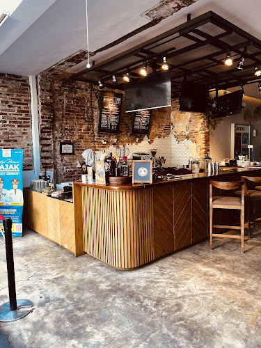 Onkel John's Coffee - Kota Makassar