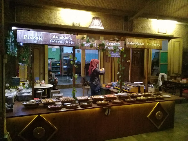 Daharan Njeron mbeteng - Gastronomi dan perhotelan