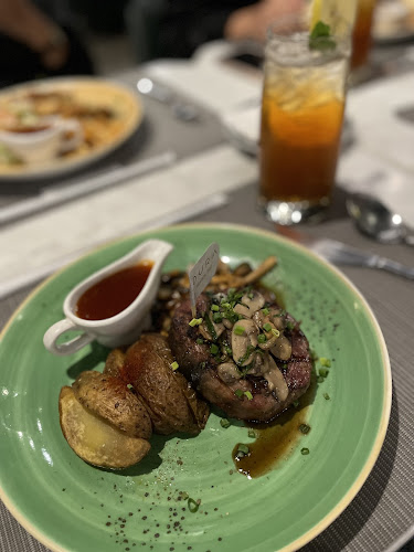 Opinii despre OURA - Cafe & Restaurant în Kota Malang - Gastronomi dan perhotelan