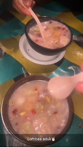 Opinii despre Stmj Pakde Tom în Kota Kupang - Gastronomi dan perhotelan