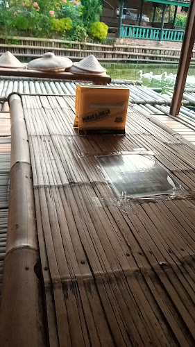 Comentarii opinii despre Rumah Makan Saung Babeh Setu