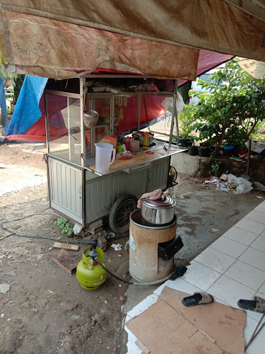 Opinii despre Bubur Ayam &BasoCilok Kuah Gurih în Kota Tangerang - Gastronomi dan perhotelan