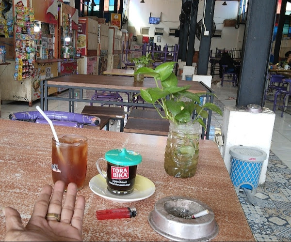 Sentra Wisata Kuliner Wiyung - Surabaya