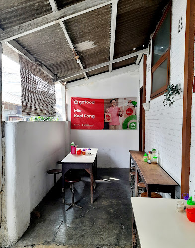 Jl. Kebon Tangkil No.15, Kb. Jeruk, Kec. Andir, Kota Bandung, Jawa Barat 40181
