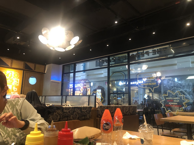 Opinii despre The People's Cafe în Kota Makassar - Gastronomi dan perhotelan