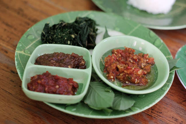 Ayam Goreng Mbak Yuli - Gastronomi dan perhotelan