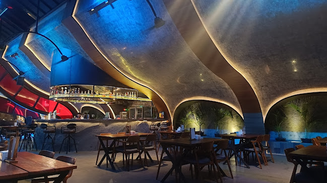 Lava Bar & Kitchen - Gastronomi dan perhotelan