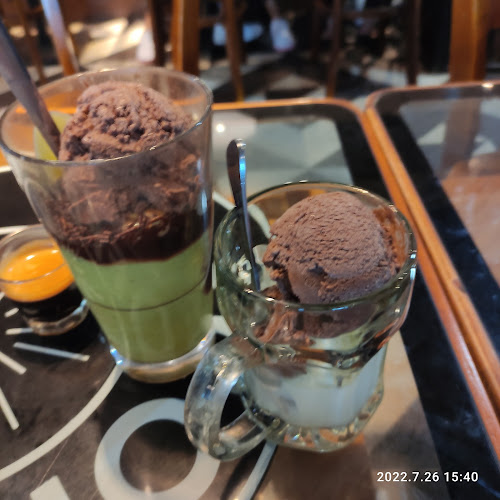 The Coffee Crowd - Gastronomi dan perhotelan