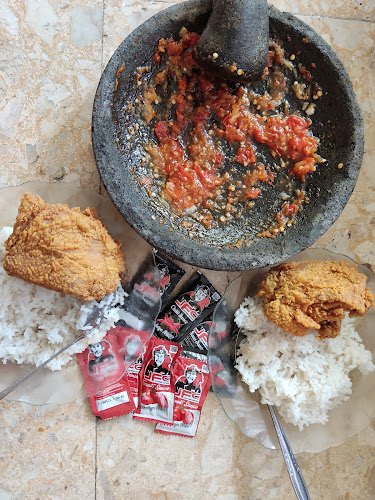 Comentarii opinii despre JFC ( Jaya Fried Chicken) Nusa Kambangan