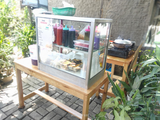 Kedai Fatimah dan Nafisah