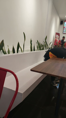 Opinii despre Hotway's Chicken Tasikmalaya în Kab. Tasikmalaya - Gastronomi dan perhotelan