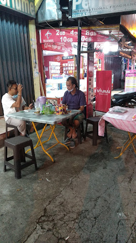 Opinii despre Lontong dan Nasi Uduk Bunda Sayang în Kota Padang - Gastronomi dan perhotelan