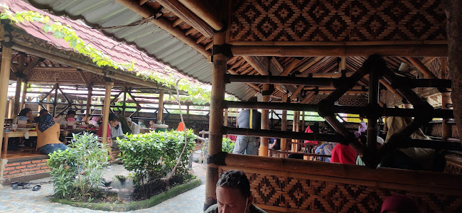 Rumah Makan Khas Betawi Babeh Sadeli