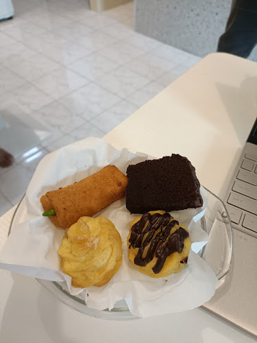 Opinii despre RUMAH KUE POYA în Kota Batam - Gastronomi dan perhotelan