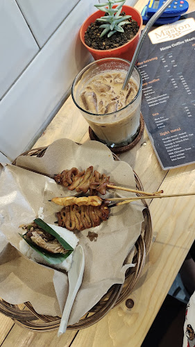 Comentarii opinii despre COFFEE MASTON