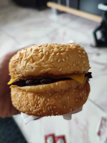 BUDDY BURGER, Abepura - Gastronomi dan perhotelan