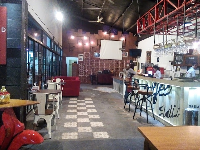 Comentarii opinii despre Wardhani Resto