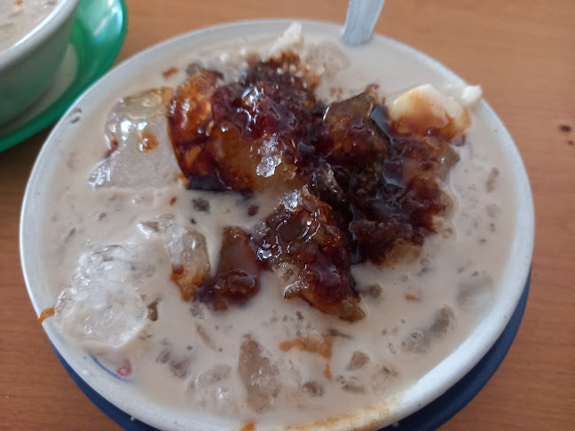 Opinii despre Es Campur Pajak Kawat în Kota Tanjung Balai - Gastronomi dan perhotelan