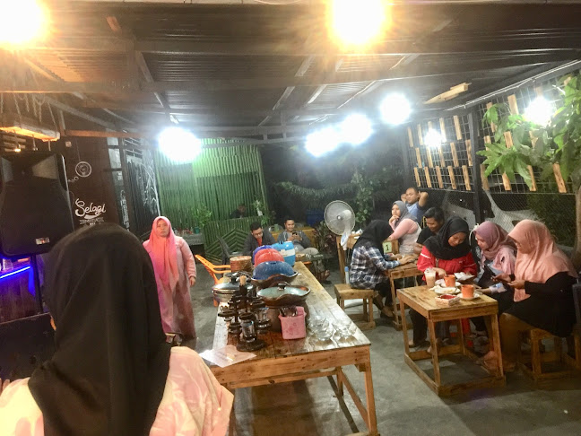 Teras Kayu PSP - Gastronomi dan perhotelan